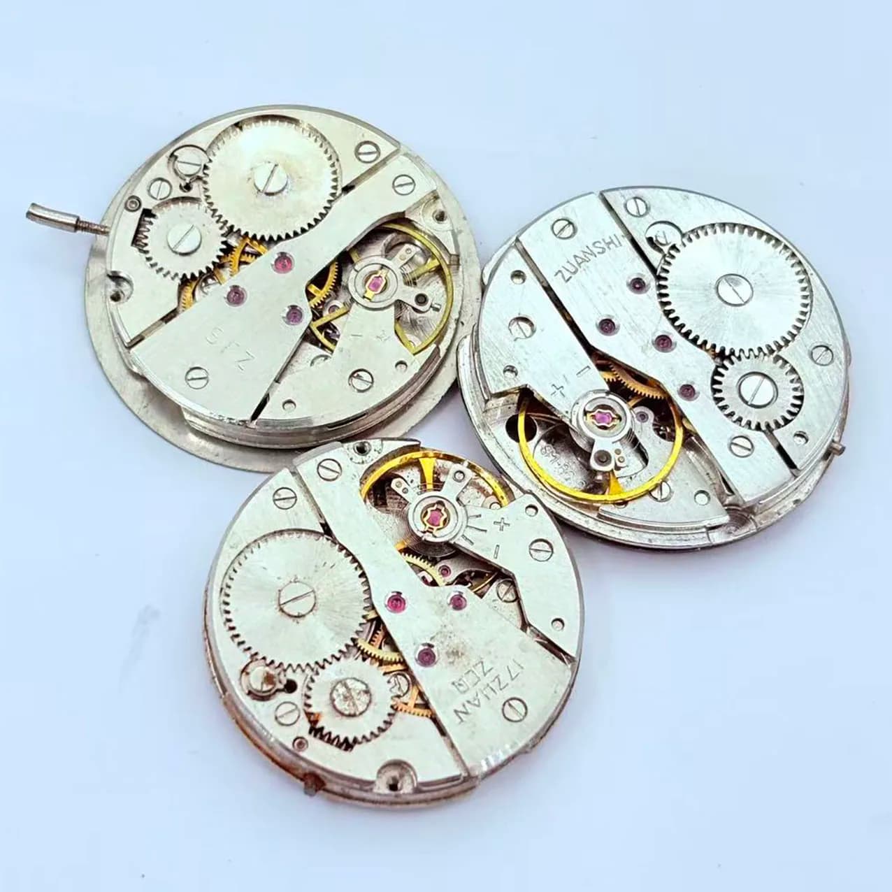 1pcs Watch Movement Accessories Diy Handmade Broken Movement Training Disassembly and Repair Old Movement No Motion