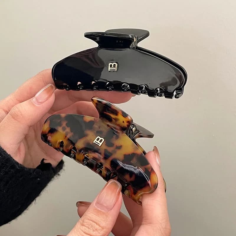 2025 Letter Hairclaws 9CM Shark Clip High Ponytail Hair Grab Clip Headwear Women's Fashion Barrettes Hair Accessories New