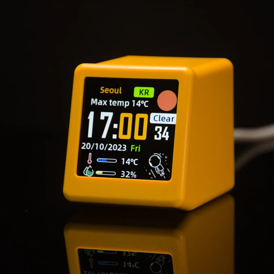 GeekMagic Smalltv-Ultra Smart Gift Desktop Bed Clock WiFi Weather Forecast Station for Desktop Photo Album with Gif Animation