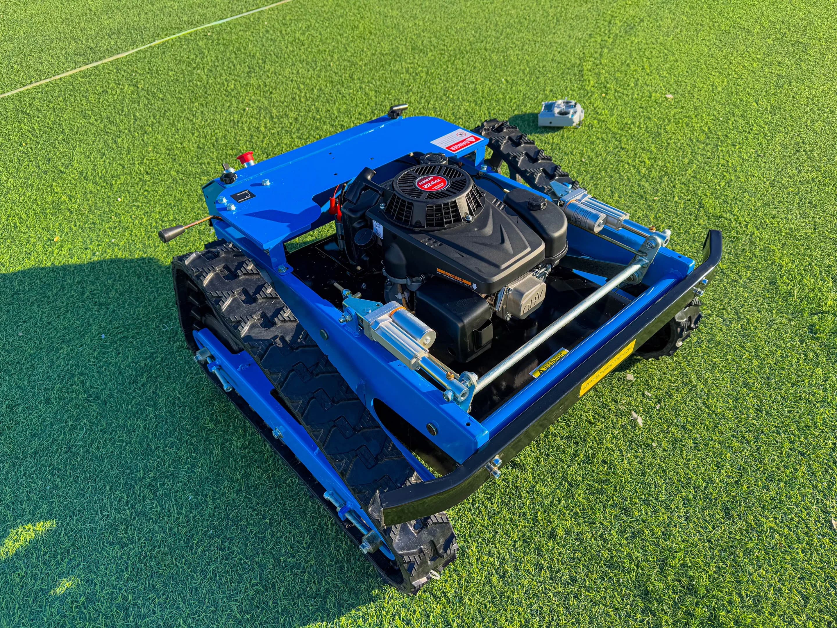 The Automatic Lawn Mower Has Strong Power and Is Easy to Operate. The Mini Agricultural Lawn Mower Covers All Terrains