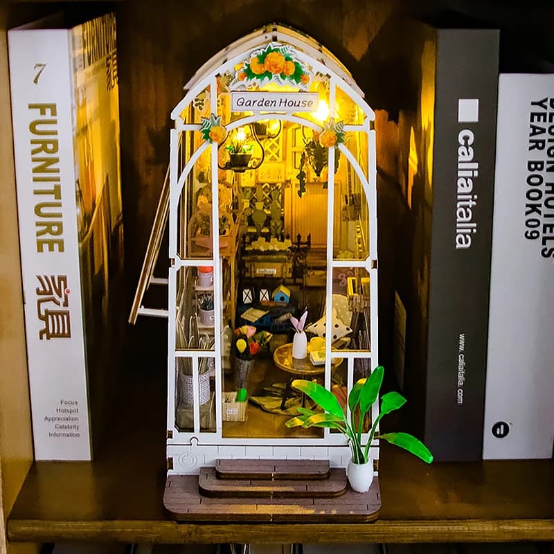 DIY Garden House Wooden Doll House Book Nook Shelf Insert 3D Puzzle Assembly Building Flower Model Room Bookshelf Dollhouse Gift