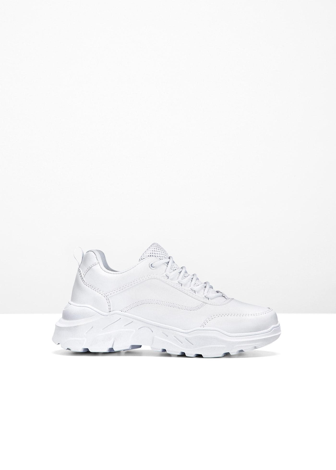 Kraftiga sneakers med lätt sula