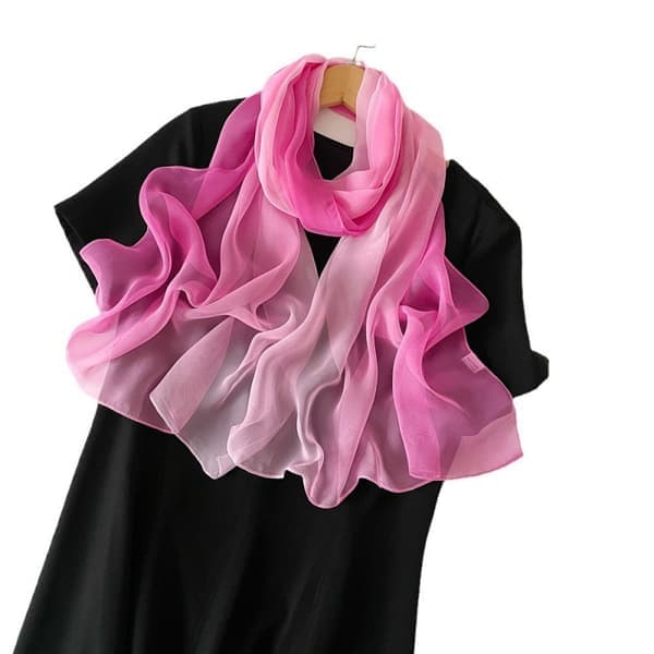 Shimmer Shawl: Elegant pärlchiffongscarf Pink