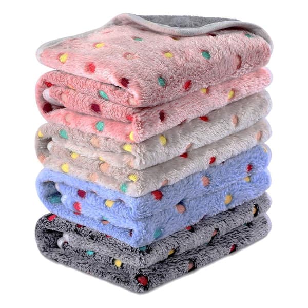 4 st Vattentäta Filtar Tvättbara Små Djur Fleece Sängkläder Absorberande Marsvin Bur Liners Šteranvändbar Husdjurs Kiss Pad Sovmatta Skydd för