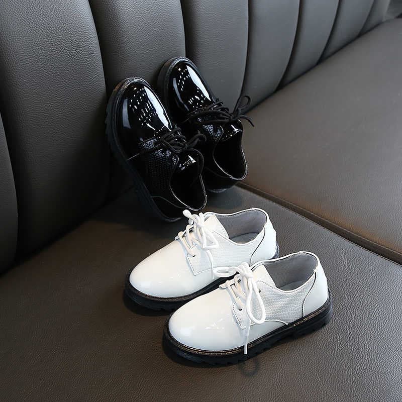 Barn Nya Pojkar Läder Bröllopsklänning Skor för flickor Barn Baby Black School Performance Formella Flat Loafer Skor B501 cm vit