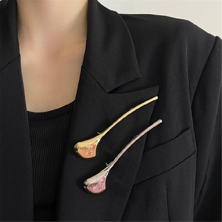 Bladformad Brosch Corsage Nål för Kvinnor Bärbara Designer Stadiga Legeringsmaterial Dubbelfärgad Tillägg