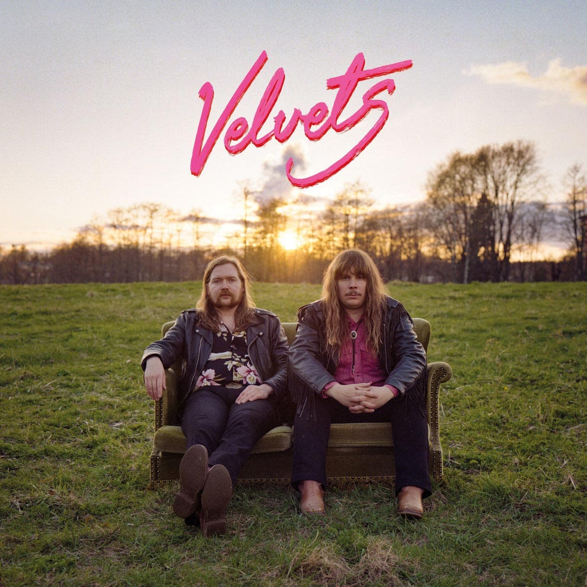 Velvets: Velvets (White)