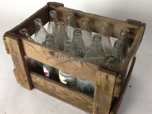 Trälåda med glasflaskor 40x28x25cm