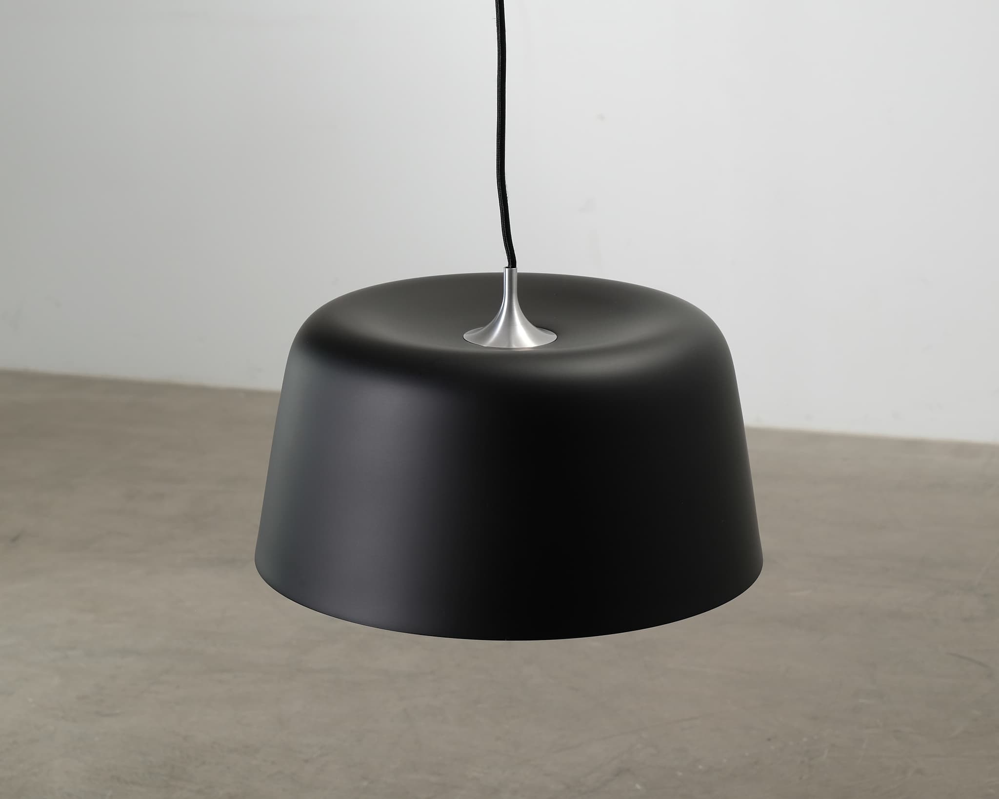 Normann Copenhagen Tub pendellampa svart ø 44 cm view 2