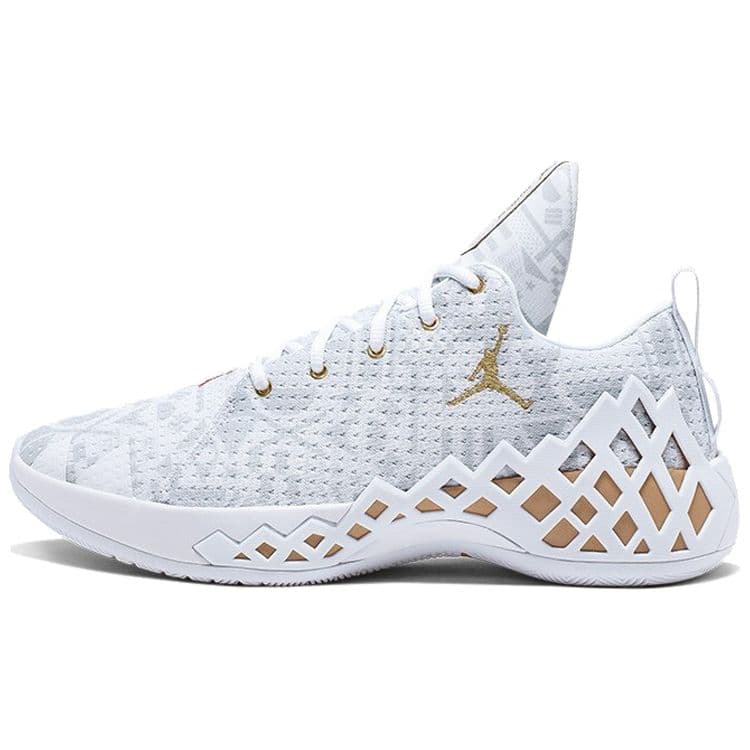 Air Jordan Jordan Jumpman Diamond Low PF FIBA Herr Sneakers Vit Metallic-Guld CI1209-107 cm